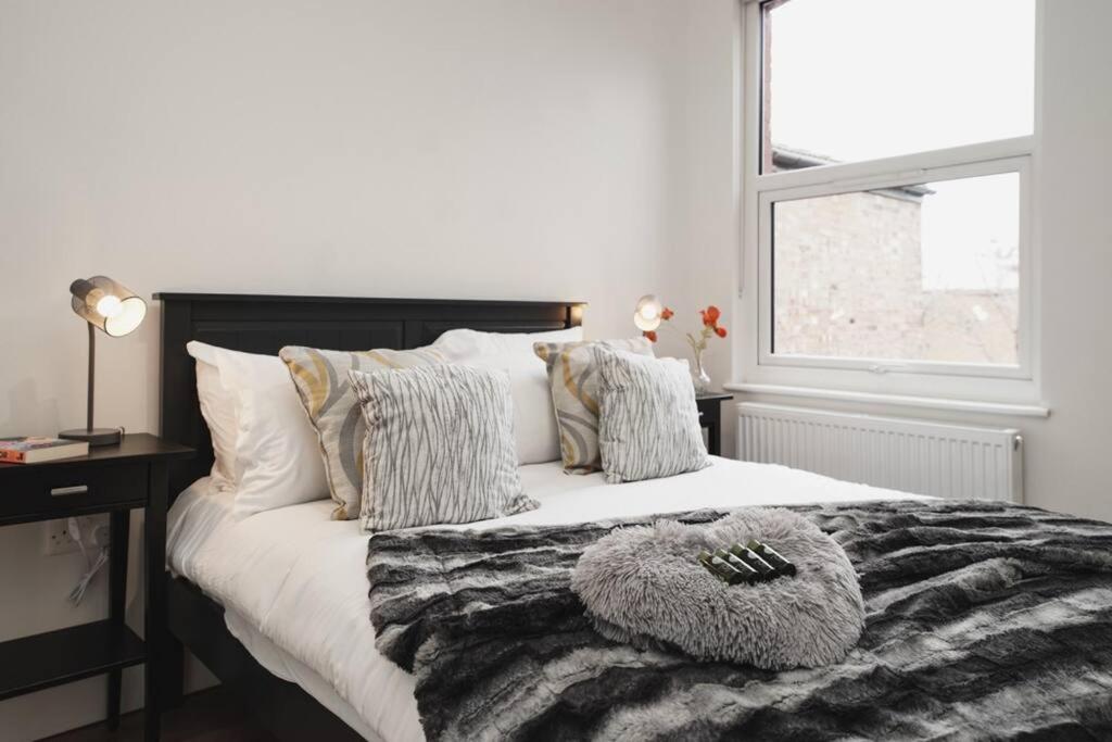 Newly Renovated Modern 4 Bed 3 Bath Apartment 伦敦 外观 照片