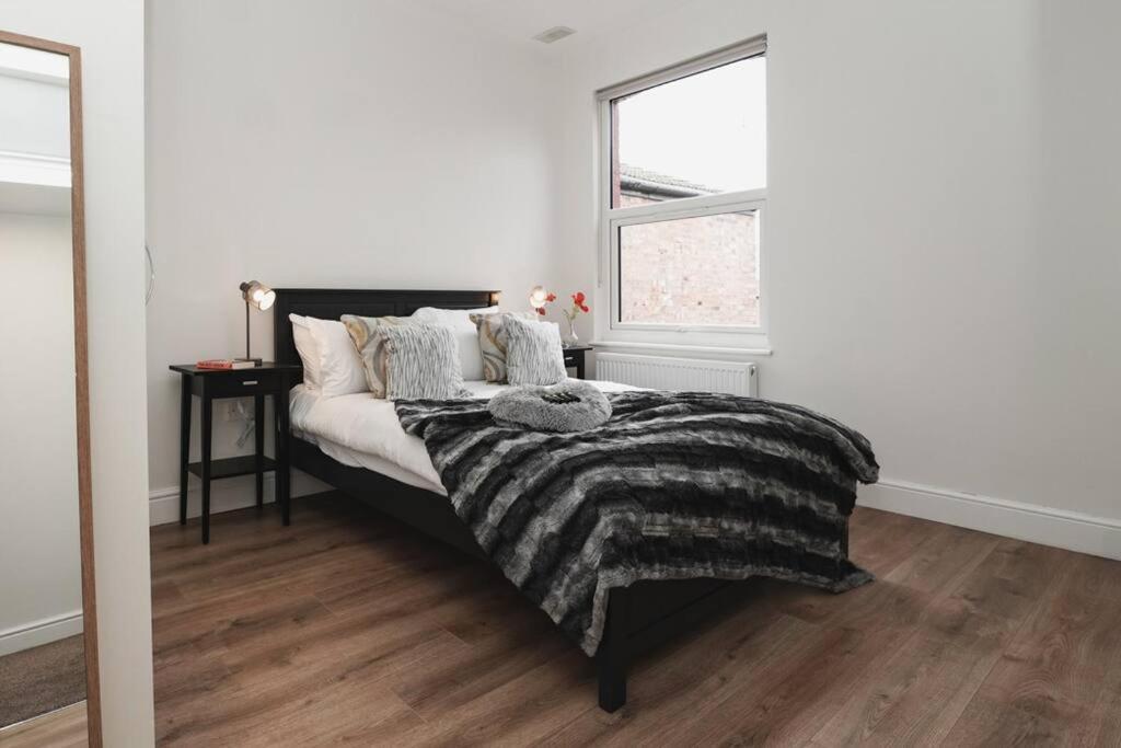 Newly Renovated Modern 4 Bed 3 Bath Apartment 伦敦 外观 照片