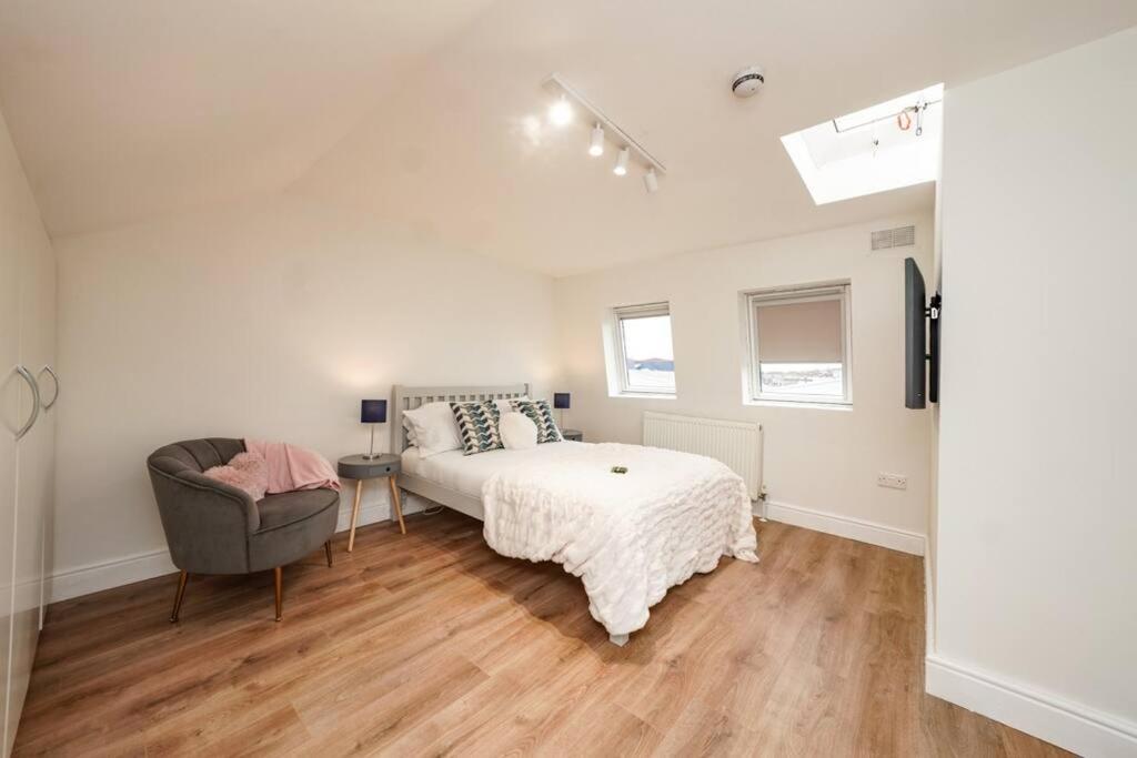 Newly Renovated Modern 4 Bed 3 Bath Apartment 伦敦 外观 照片