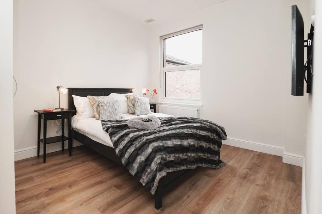 Newly Renovated Modern 4 Bed 3 Bath Apartment 伦敦 外观 照片