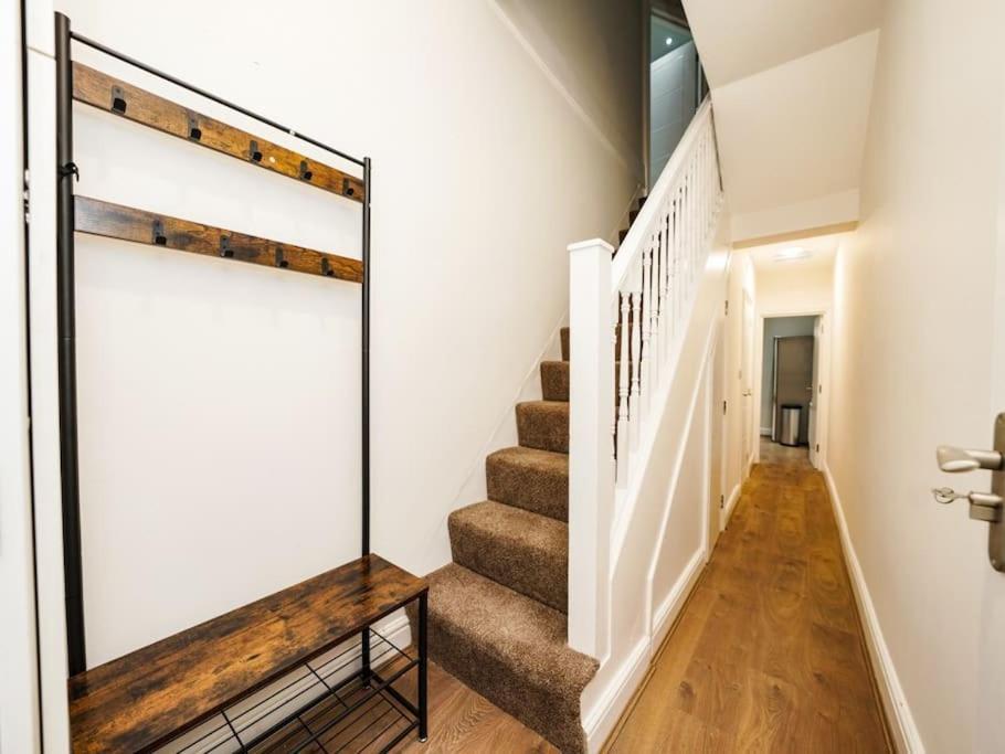 Newly Renovated Modern 4 Bed 3 Bath Apartment 伦敦 外观 照片