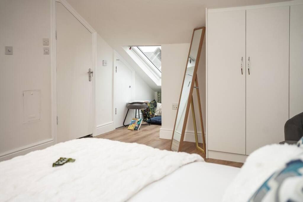 Newly Renovated Modern 4 Bed 3 Bath Apartment 伦敦 外观 照片