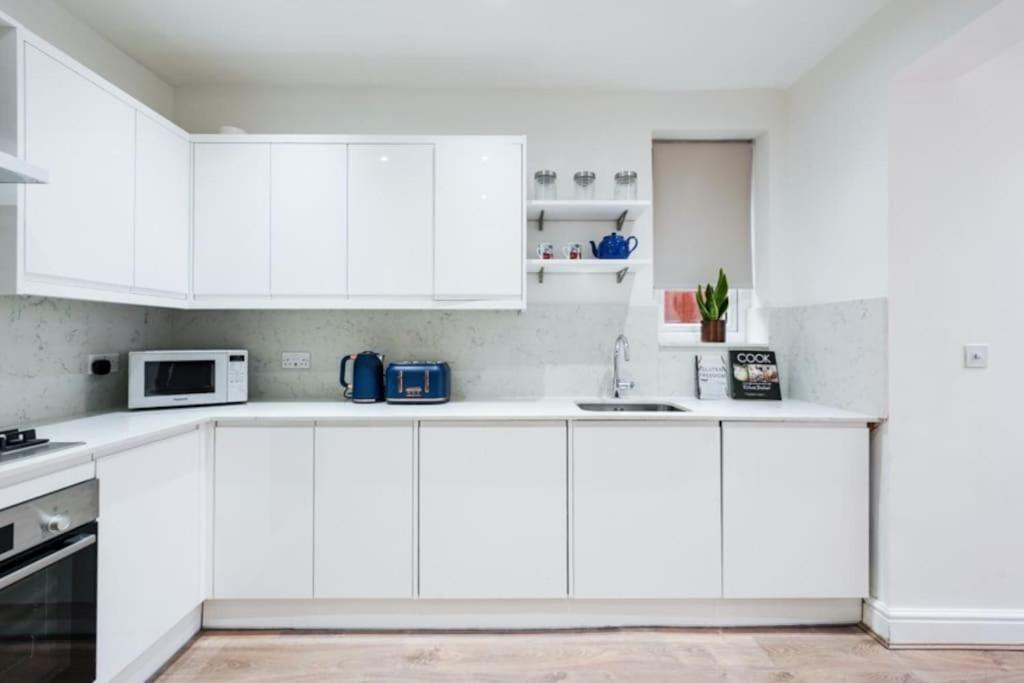 Newly Renovated Modern 4 Bed 3 Bath Apartment 伦敦 外观 照片