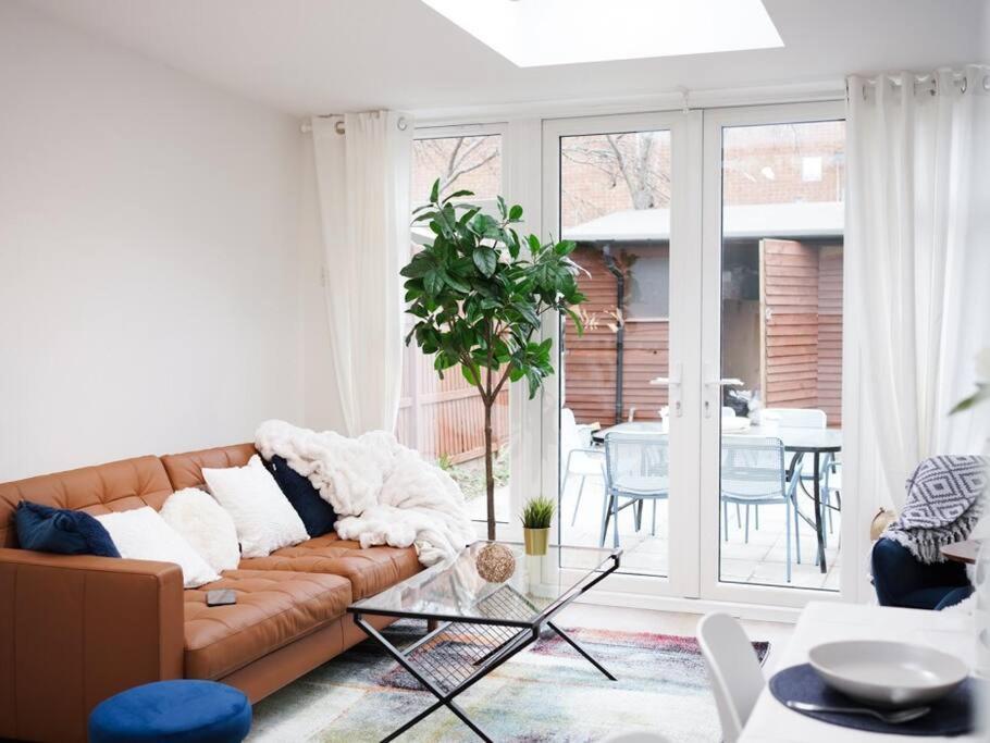 Newly Renovated Modern 4 Bed 3 Bath Apartment 伦敦 外观 照片