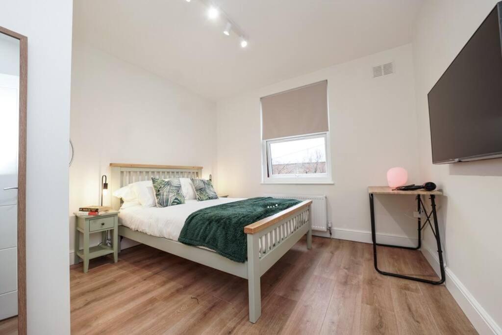 Newly Renovated Modern 4 Bed 3 Bath Apartment 伦敦 外观 照片