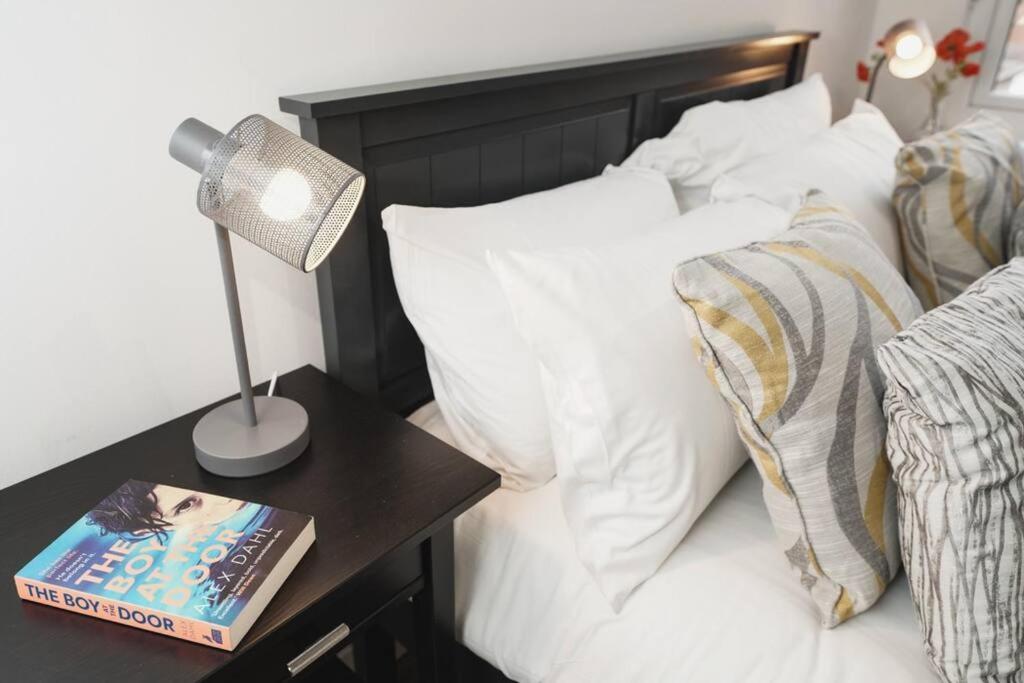 Newly Renovated Modern 4 Bed 3 Bath Apartment 伦敦 外观 照片